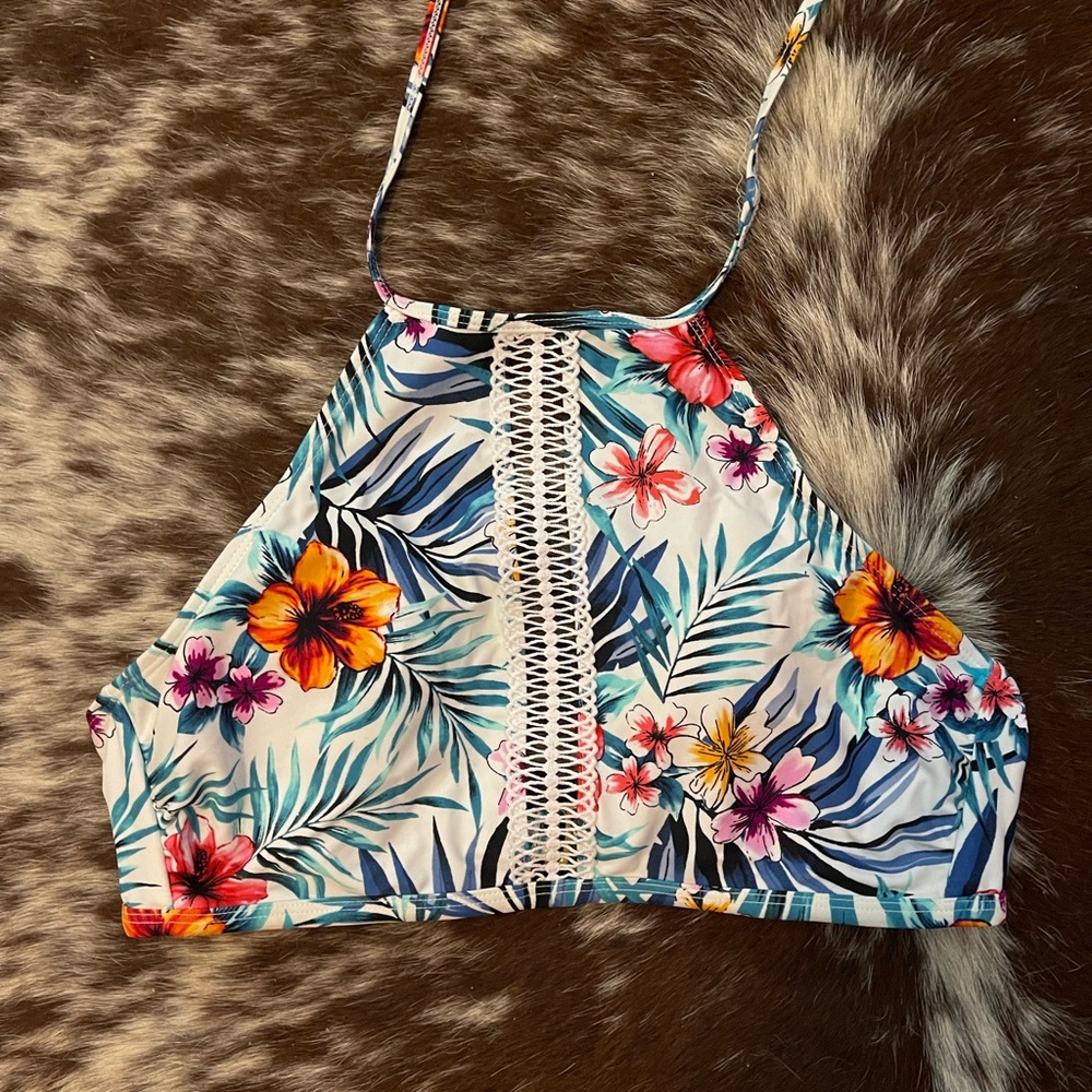 Time and tru swimsuit top